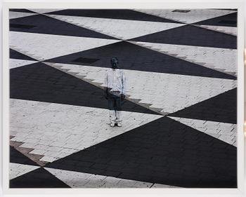 Liu Bolin, "No 1 Square", 2011.