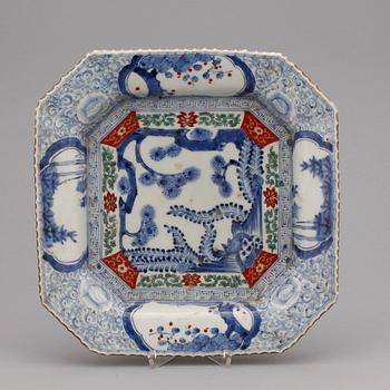 FAT, ett par snarlika, imari, Japan, 1800-talets slut.