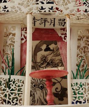 A bone and ivory model of a djonk, Qing dynasty, 19th Century.