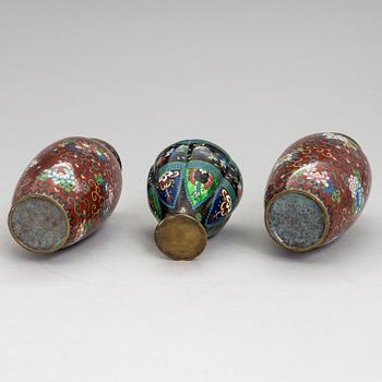 Two Japanese cloisonne vases and a jar with cover, early 20th Century.