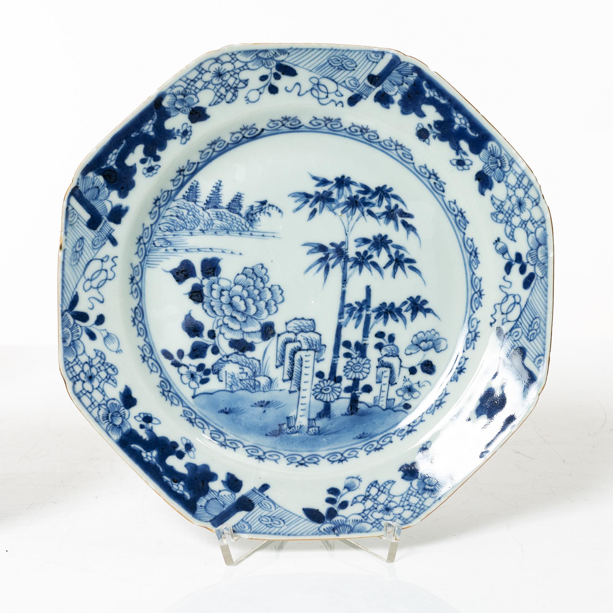 A group of seven Chinese blue and white porcelain plates and five dessert dishes, Qing dynasty, Qianlong (1736-95).