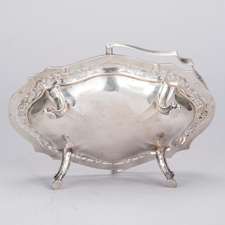 BRÖDKORG, sterlingsilver, England, 1900-talets början. Vikt ca 477 g.