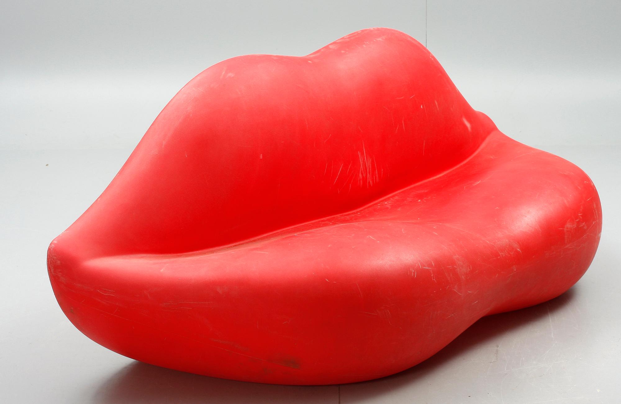 SOFFA, "Bocca", modell 1011. Studio 65, USA, RE-EDITION 2005.