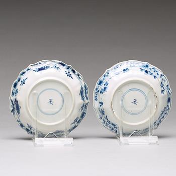 Six (2+2+2) blue and white cups with five (2+2+1) dishes, Qing dynasty, Kangxi (1662-1722).