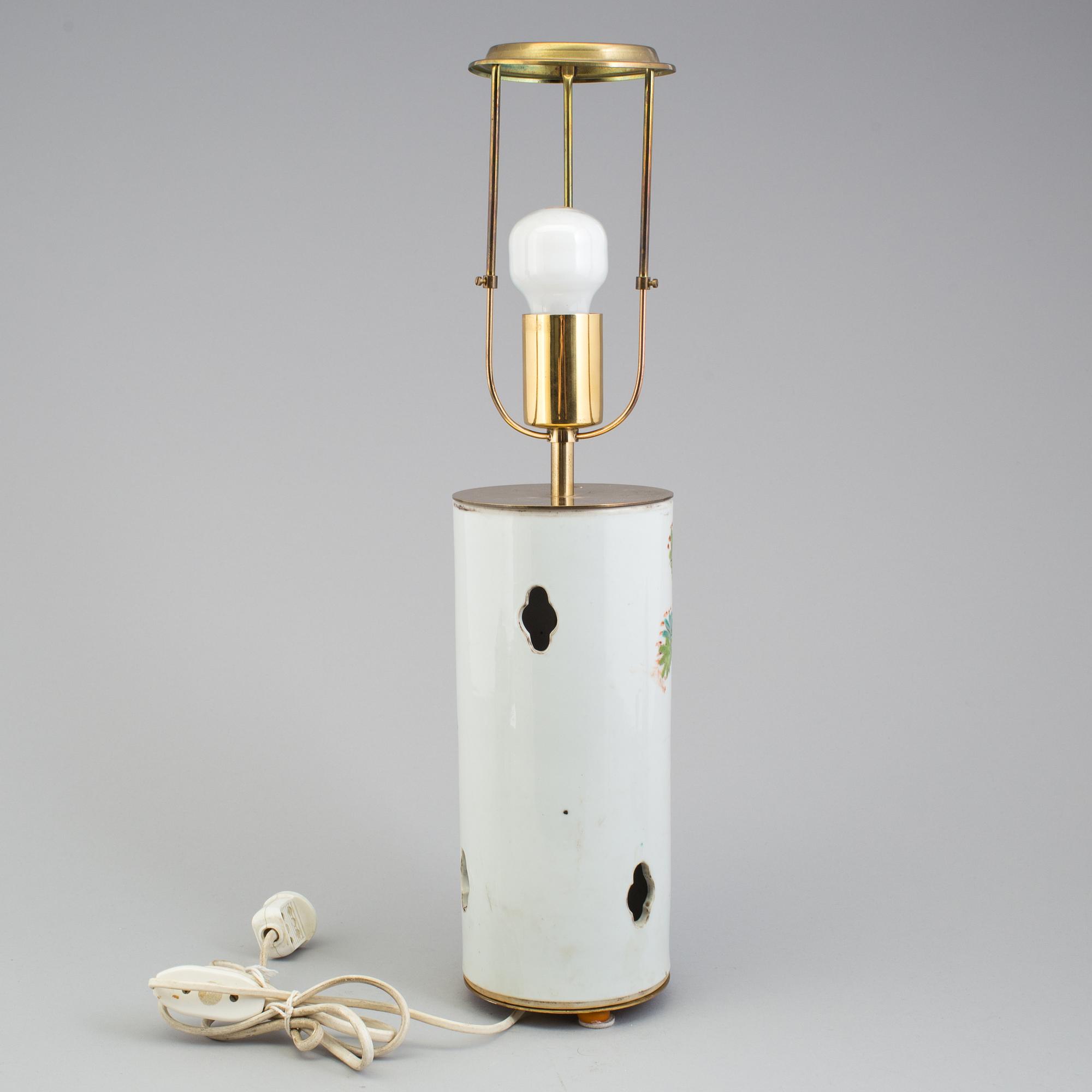 A porcelain table lamp, China, 20th century. The brass marked "Svenskt Tenn 2623".