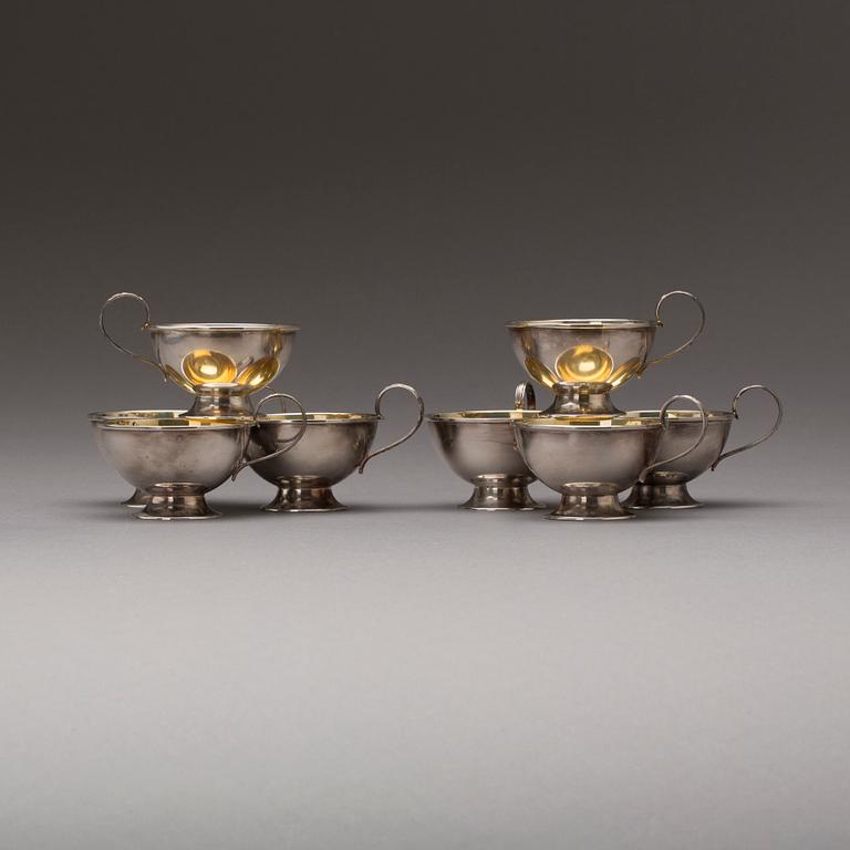 SUPKOPPAR, 12 st silver, CG Hallberg, svenska importstämplar, silver, vikt ca 330 g.