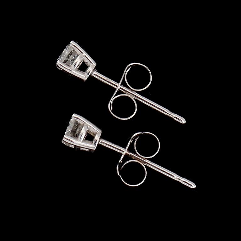 ÖRHÄNGEN, 1 par, 10K vitguld, briljantslipade diamanter tot ca 0.20 ct.