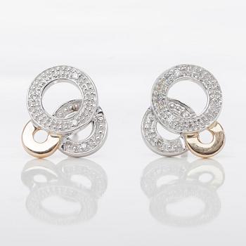 ÖRHÄNGEN, 14K guld, 4 små diamanter tot. 0,032 ct. Vikt 2,1 g.