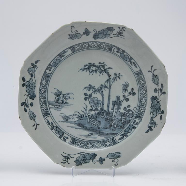 Tallrikar, 4 st, Kina, Qianlong (1736-95).