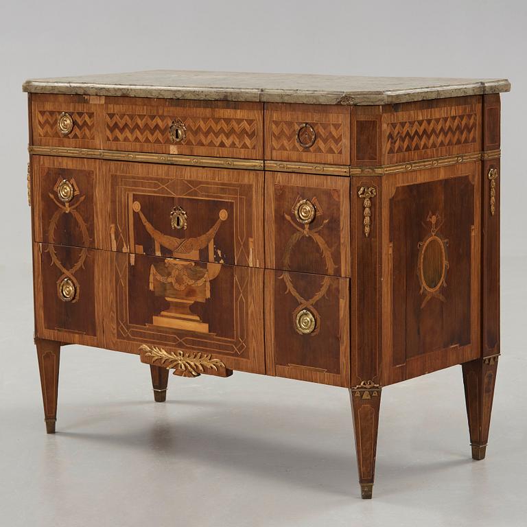 A Gustavian late 18th century commode by Anders Lundelius, master 1778.