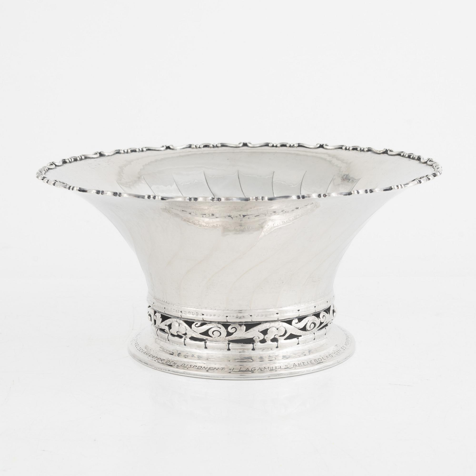 A Swedish Silver Footed Bowl, mark of K Anderson, Stockholm 1930.