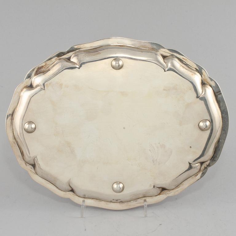 BRICKA, silver, Michelsen, Köpenhamn,  1919. Vikt 400 g.