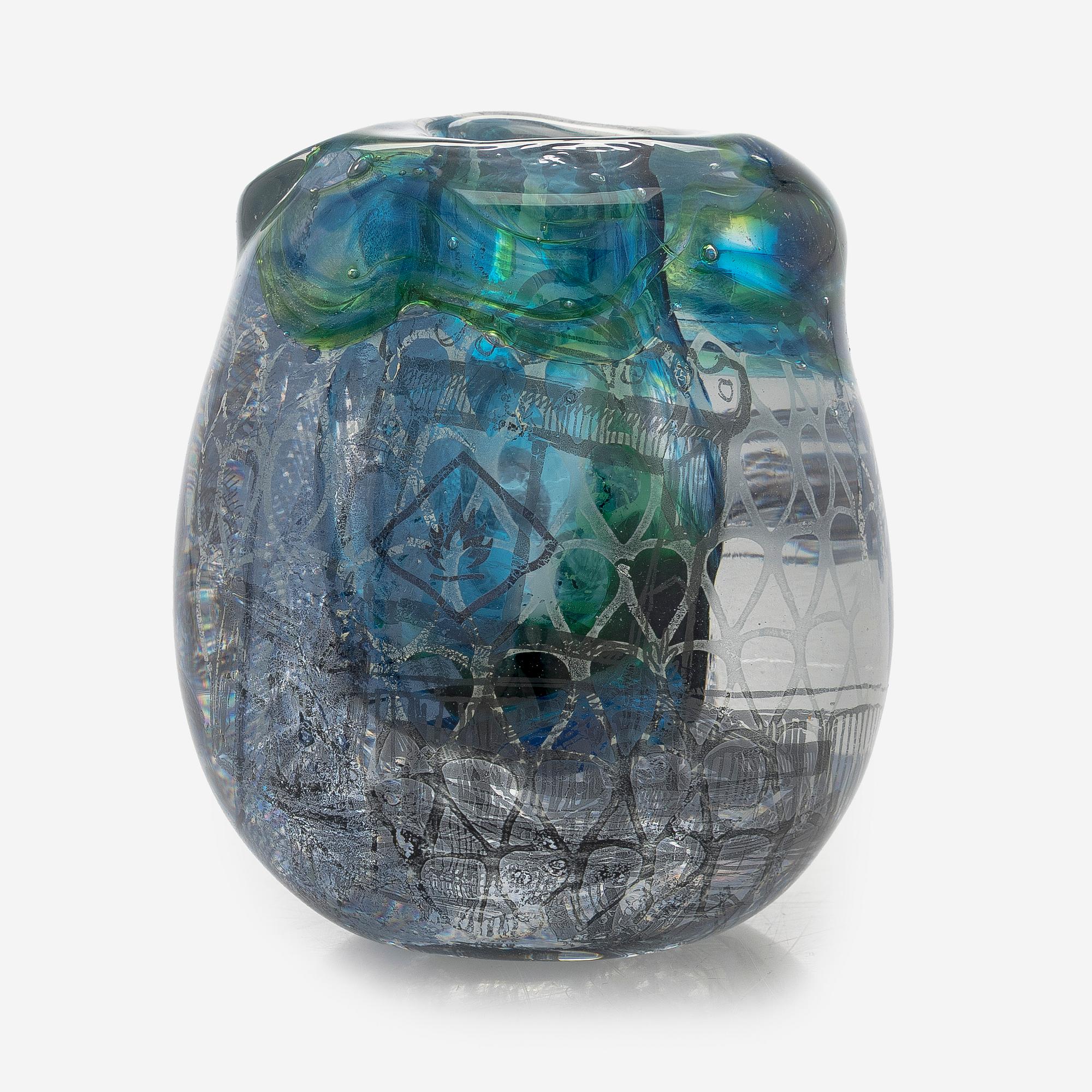 Sini Majuri, skulptur, glas, "Little sister". Signerad Sini Majuri 2021 Suomenlinna.