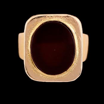 RING, 18 k guld, 1913. Total vikt 5,5 g.