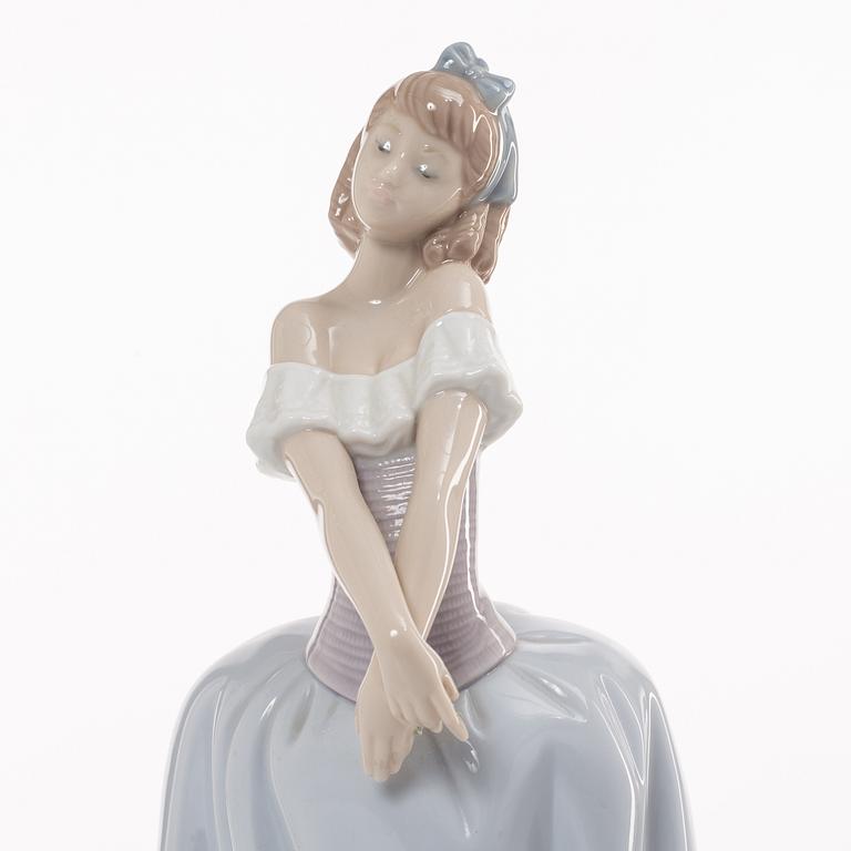 LLadró, figurin, "Lady in Love", Spanien.