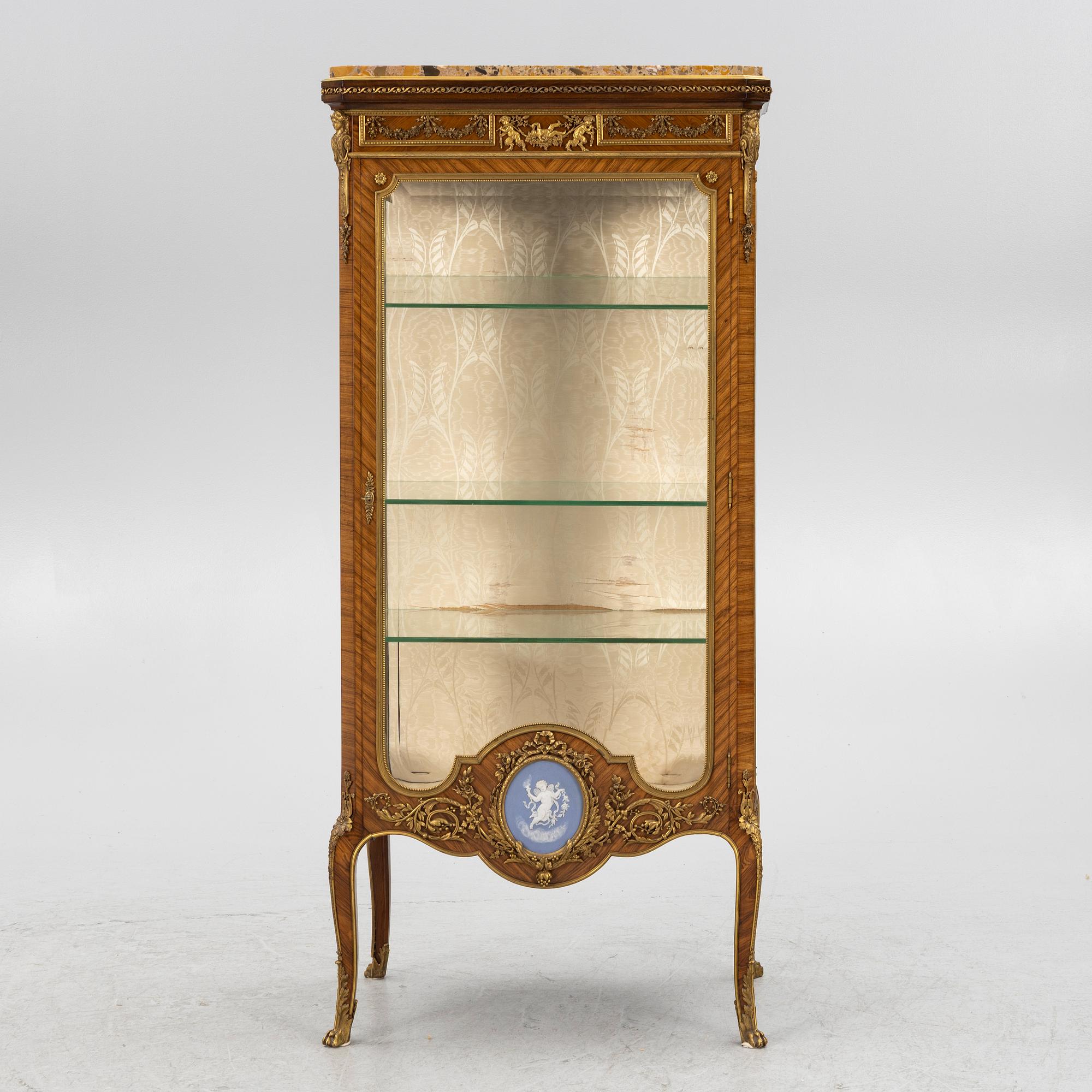 Display cabinet, Louis XV style, ca 1890-1910.