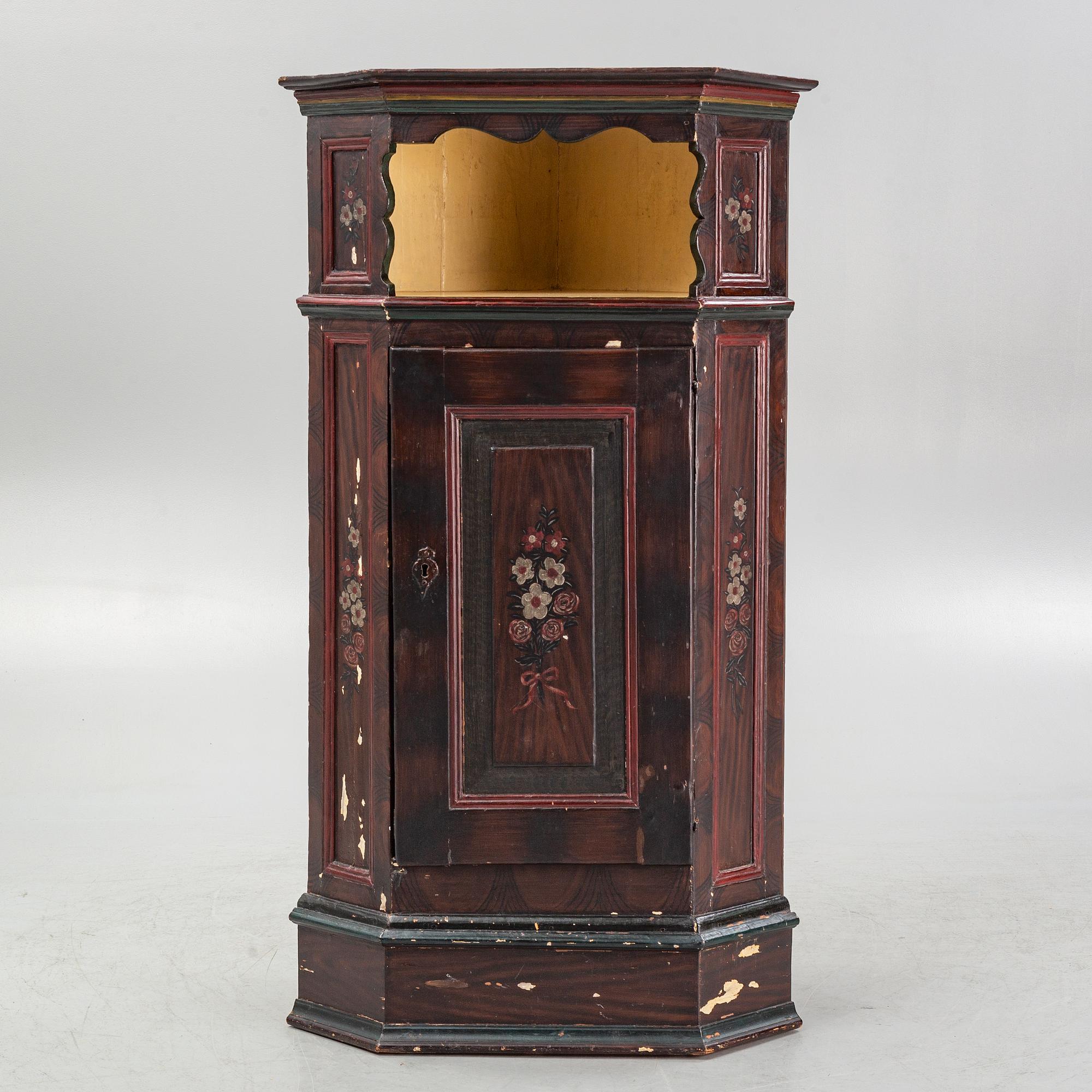 Hörnskåp, allmoge, 1800-tal.