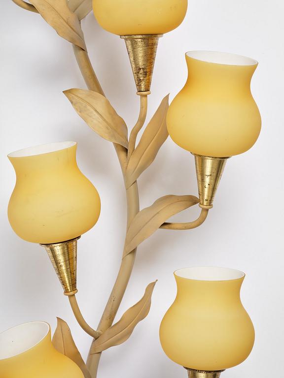 Scandinavian Modern, an imposing wall lamp, 1940s.