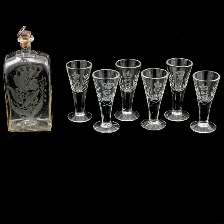 KARAFF och SNAPSGLAS, 7 st, glas, 1900-tal.