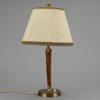 BORDSLAMPA, 1900-talets första hälft.