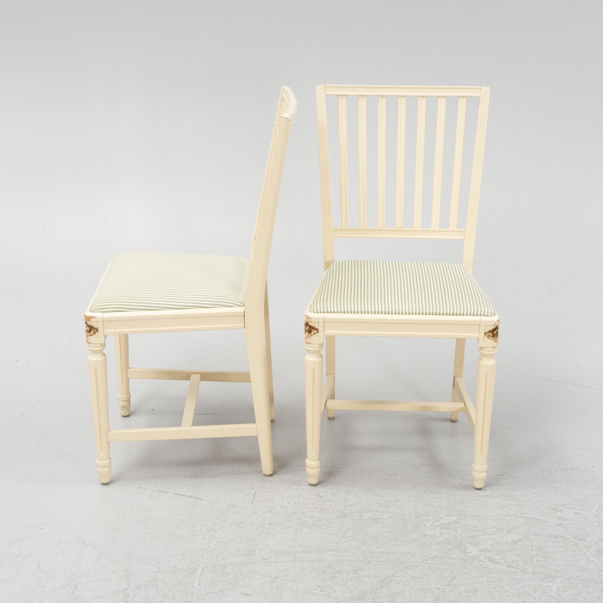 Matbord med fyra stolar, gustaviansk stil, 1900- talets andra hälft.