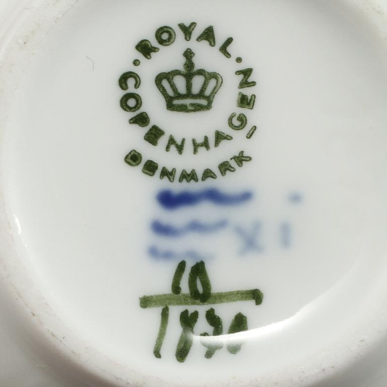 KAFFESERVIS, 16 delar, porslin, "Blå blomster", Royal Copenhagen, 1900-tal.