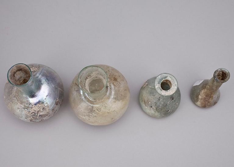 GLASKÄRL, 4 st, Medelhavsområdet, troligen romersk tid och 200-400-tal e Kr.