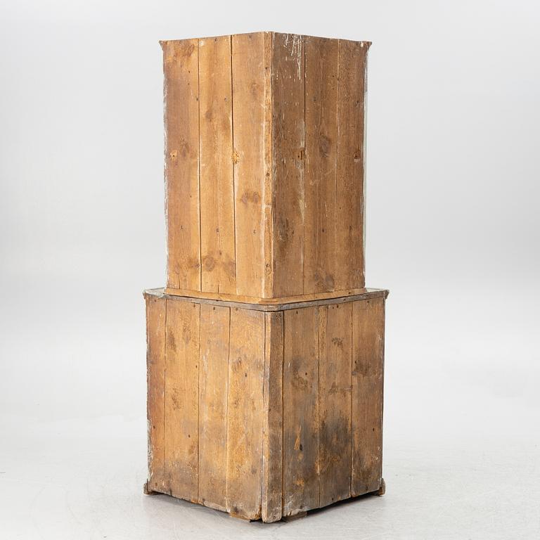 An early 19th century Gustavian corner cabinet, Sweden.