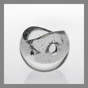 TIMO SARPANEVA, GLASS SCULPTURE. Hiidenhelmi (Devil's pearl). Signed Timo Sarpaneva, Iittala -54.