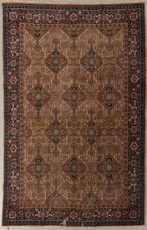 Matta, nordvästpersisk, 295 x 200 cm.