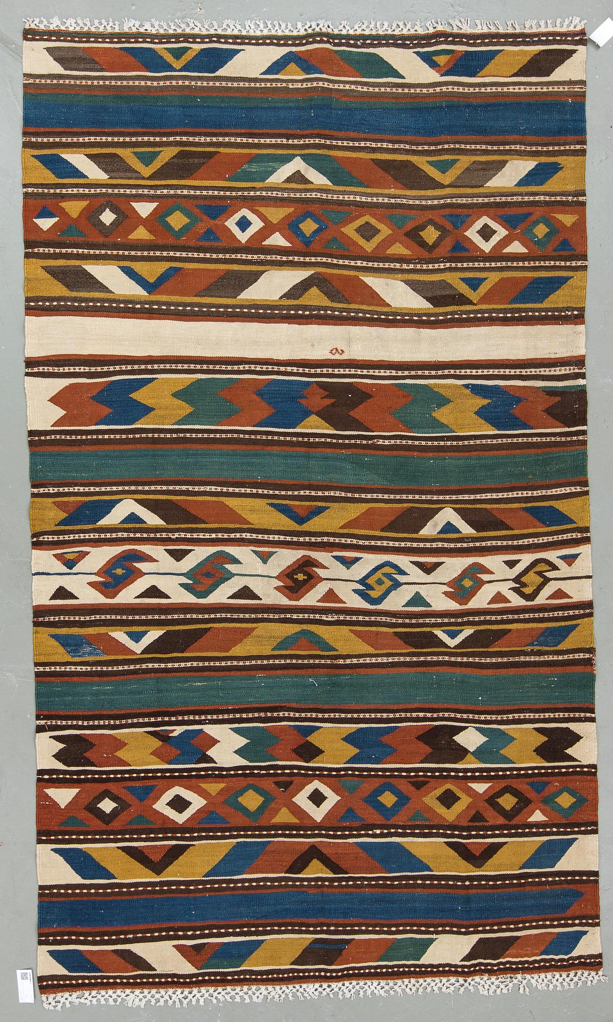 MATTA, Kelim. Ca 270x160 cm.