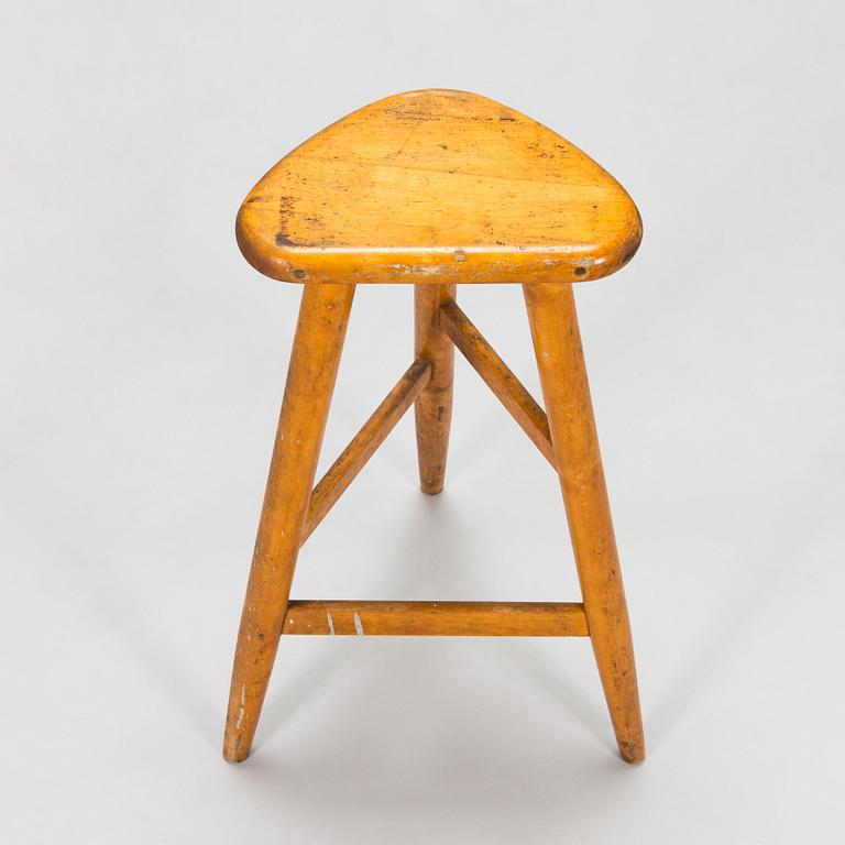 Ilmari Tapiovaara, jakkara, "Elli" Keravan Puuteollisuus 1940-luvun loppu.