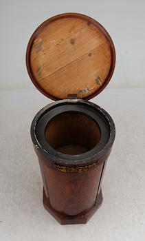 KOLONNSKÅP, 1800-talets mitt.