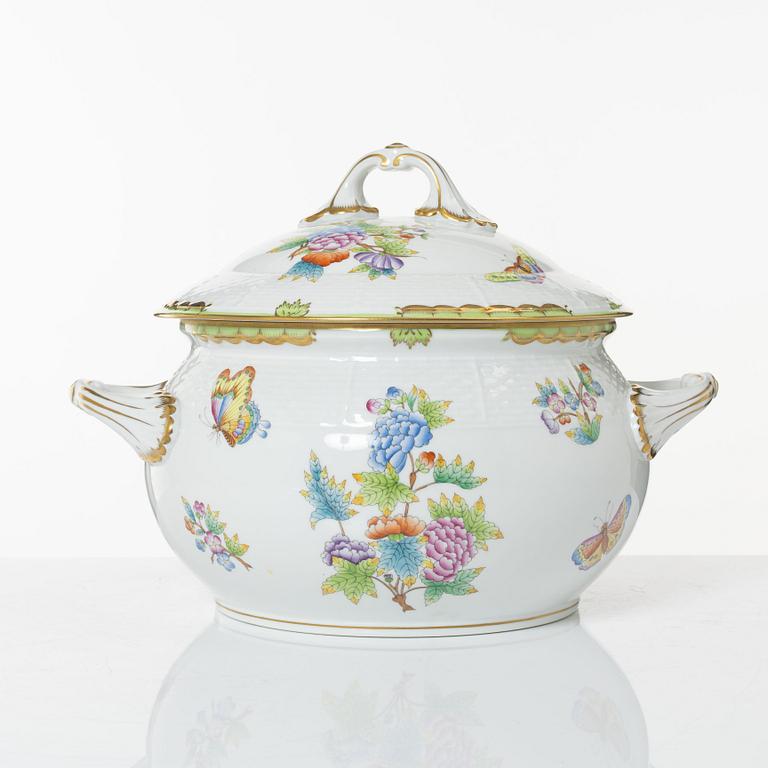 A 68-piece 'Queen Victoria' dinner service, Herend, Hungary.