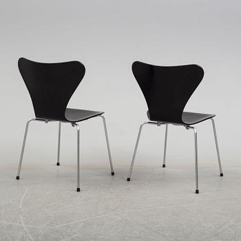 ARNE JACOBSEN, stolar, 6 st, "Sjuan", Fritz Hansen, 1984.