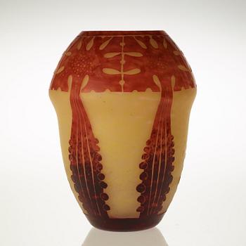 A Charles Schneider cameo glass vase, Le Verre Francais, France 1920's.