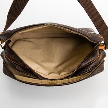 Louis Vuitton, Monogram 'Reporter GM' Shoulder Bag.