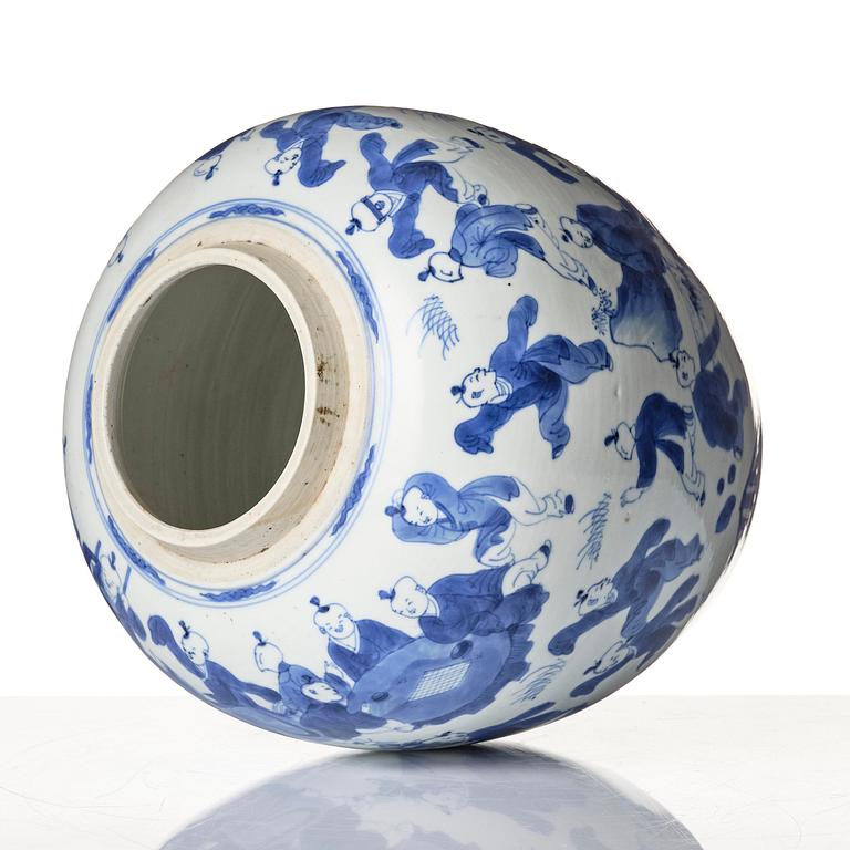 A blue and white 'boys' jar, Qing dynasty, Kangxi (1662-1722).