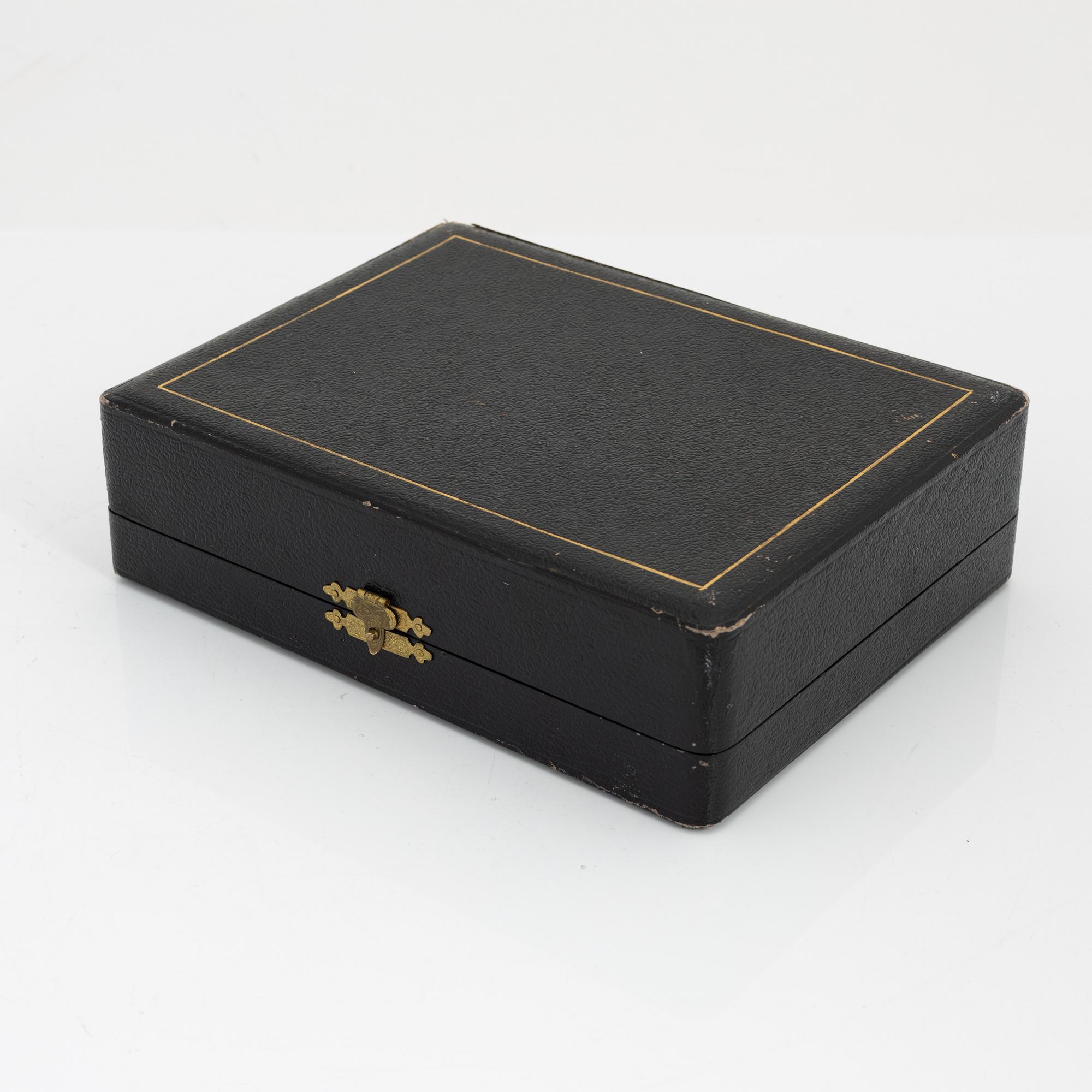 Adie Brothers Ltd, a silver cruet set in box, Birmingham 1924.