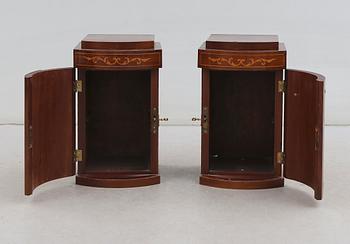 SKÅP, 1 par, 1900-talets första hälft.