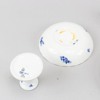 Royal Copenhagen, a 'Blå Blomst' porcelaine service (65 pieces).