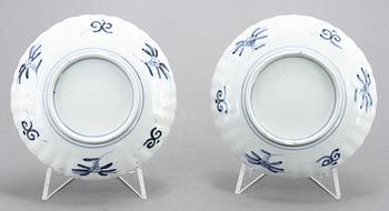 TALLRIKAR, 4 st, Kanton, Kina samt SKÅLFAT, 2 st, Japan, 1800/1900-tal.