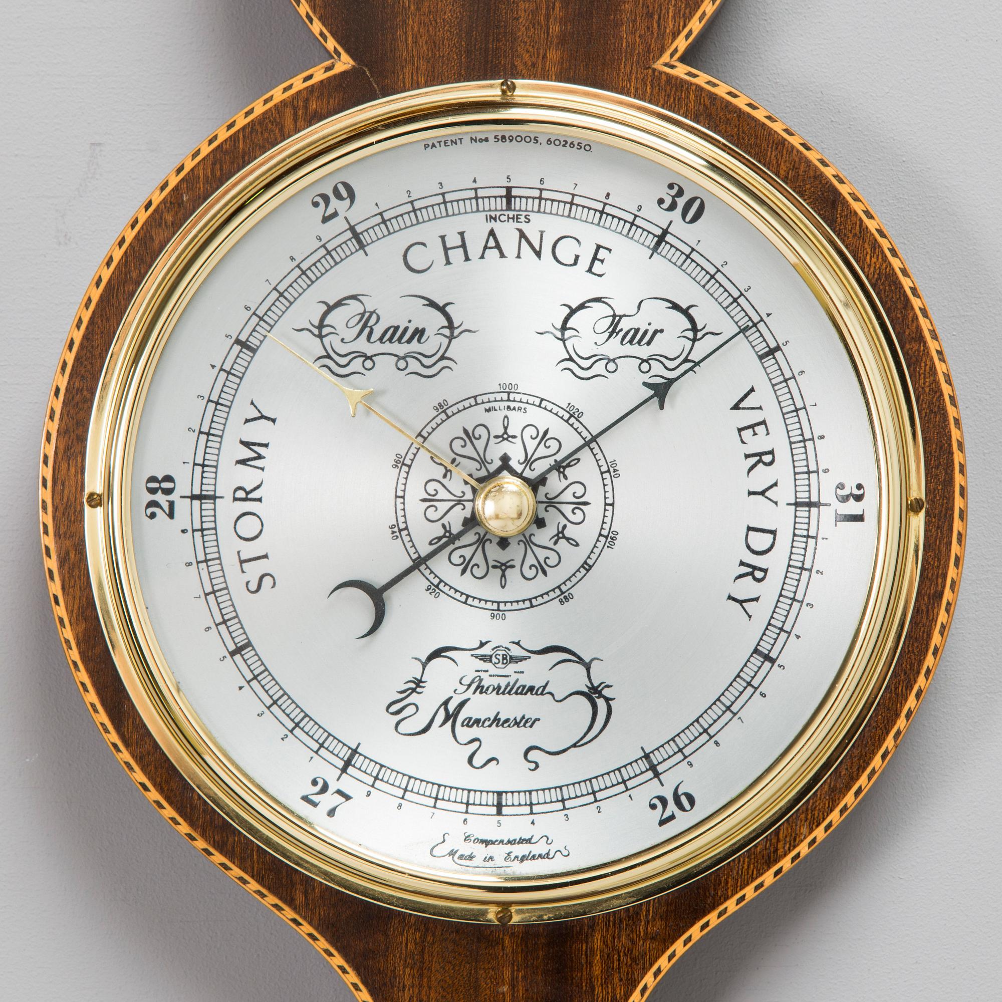 Barometer och termometer, Shortland Manchester, England. 1900-talets ...