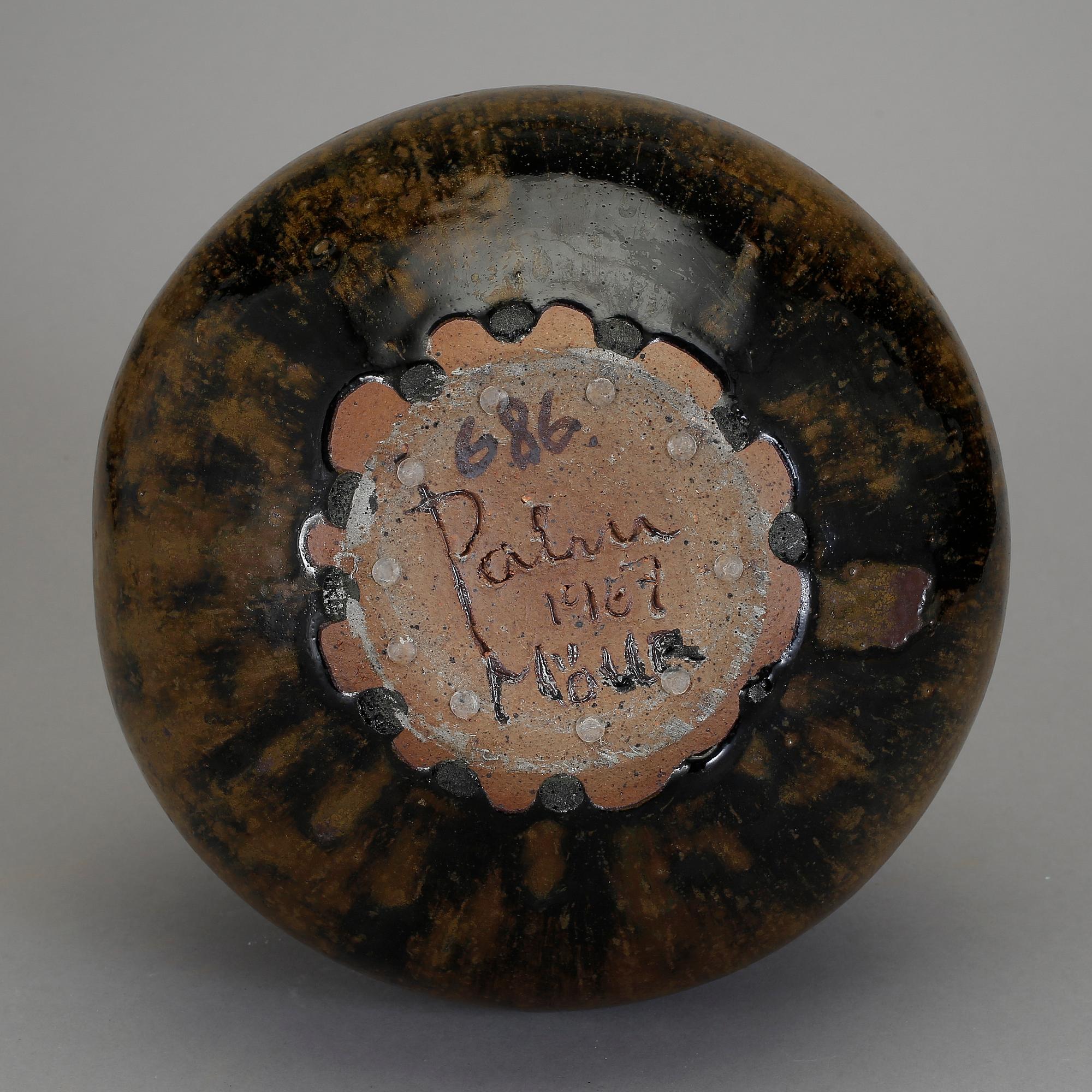 VAS, stengods. Rolf Palm, Höganäs. Signerad och daterad 1967.