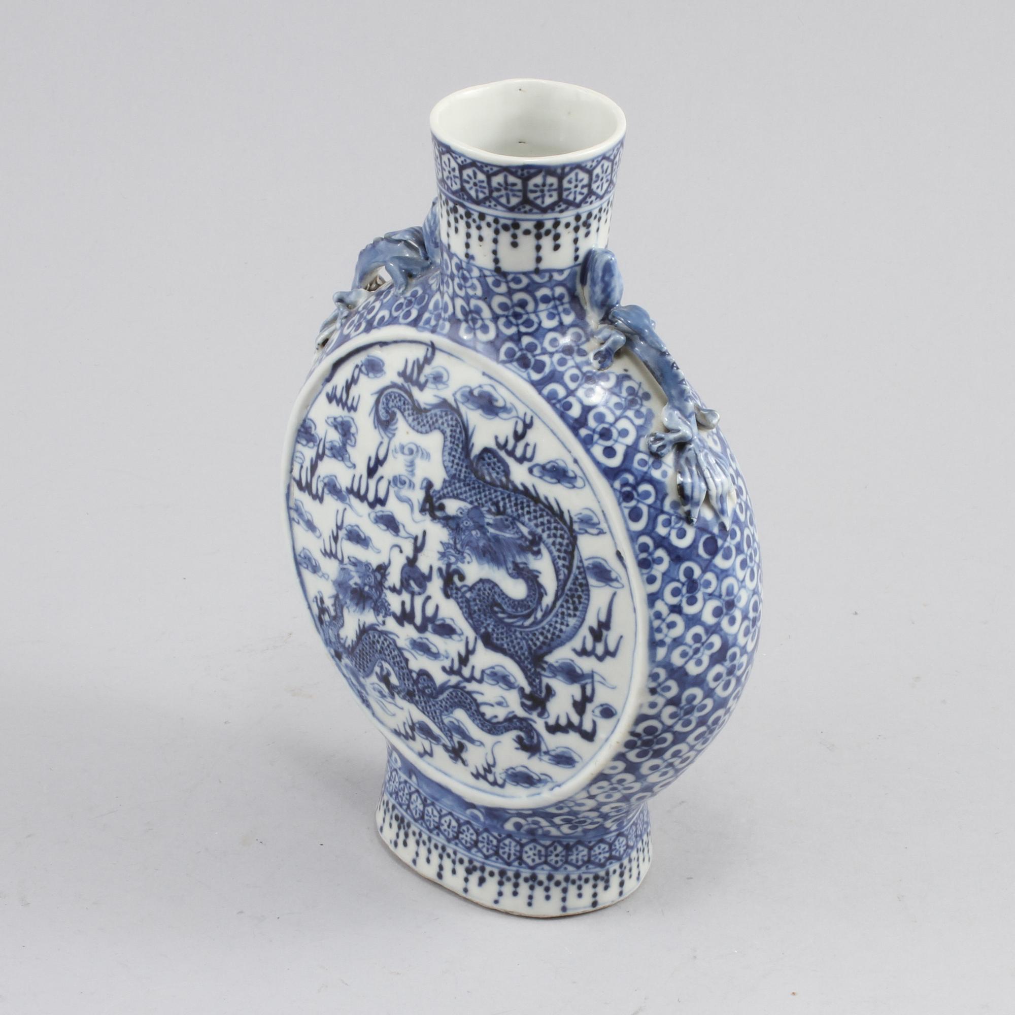 PILGRIMSKRUS, porslin, Kina, 1800-tal.