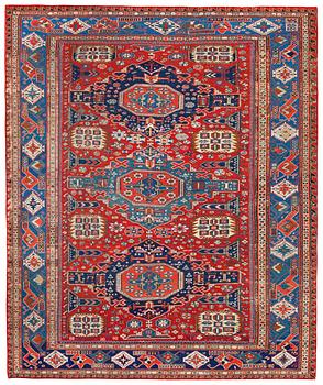 323. ANTIQUE EAST CAUCASIAN SOUMAK. 271 x 222,5 cm.