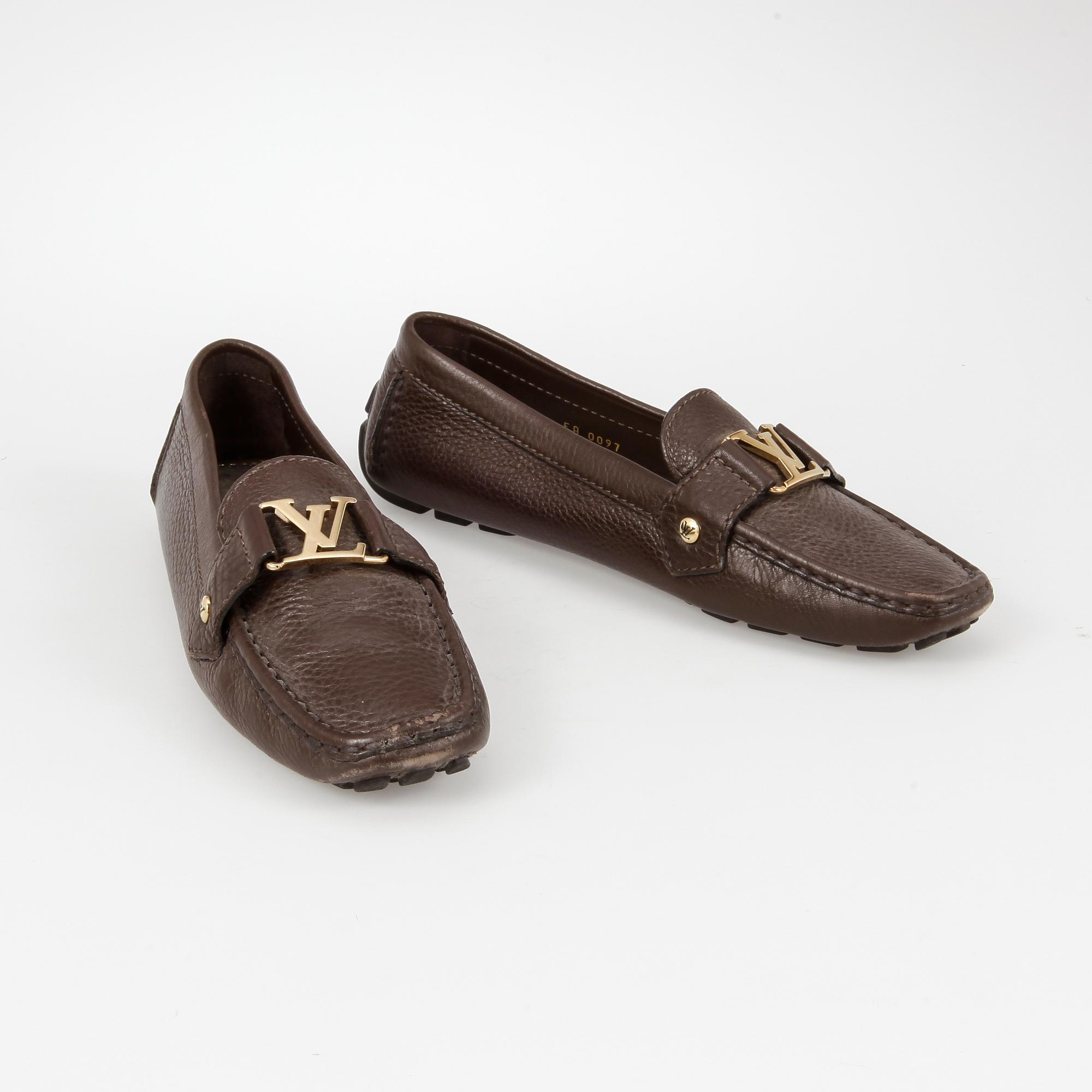 SKOR, ett par, Louis Vuitton.