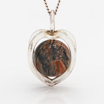 Elis Kauppi, A silver anf moss agate necklace. Kupittaan kulta, Turku.