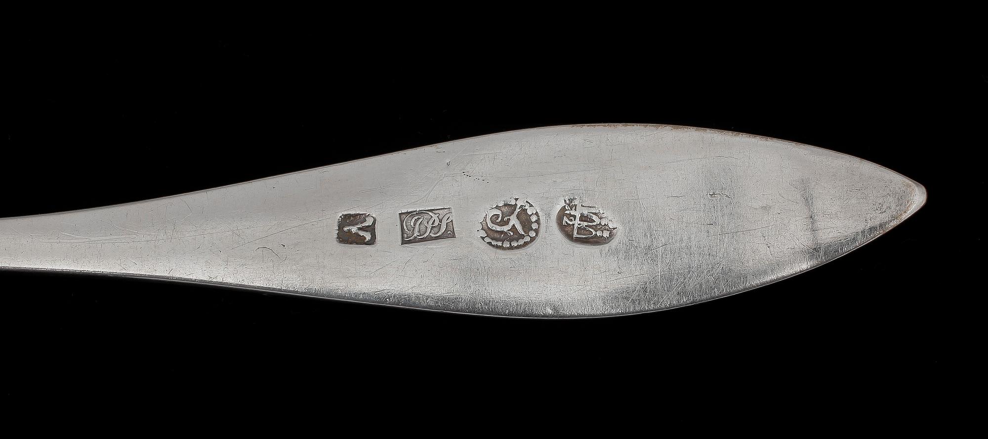 MATSKEDAR, 7 st, silver, bl a 1700-tal. Tot vikt 394 g.