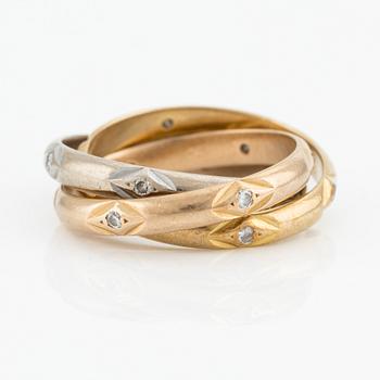 Ring, tredelad 18K flerfärgat guld med små diamanter.